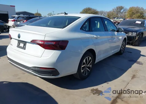 2024 Volkswagen Jetta 1.5T S z USA, uszkodzony, nr VIN 3VW5M7BU9RM004493